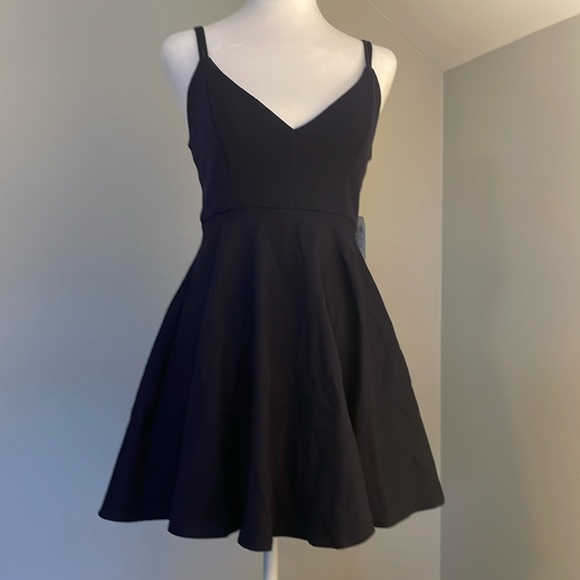 Windsor Dresses & Skirts - Windsor Navy mini dress new size xs